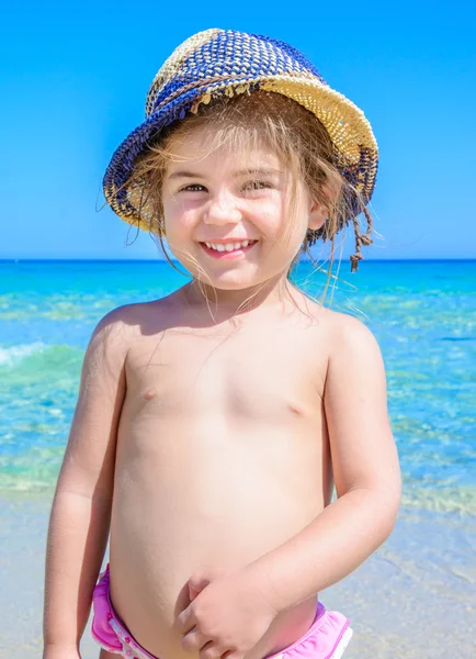 Niña en el mar — Foto de Stock