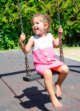 Kız Açık salıncak