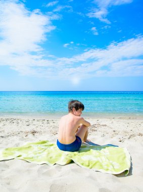 Çocuk tropikal plaj