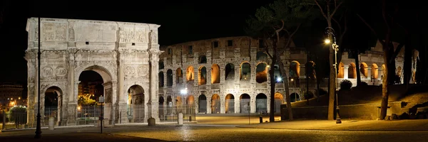 Rom: Båge av Constantine och Colosseum — Stockfoto