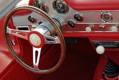 Klasik pahalı spor araba panosu