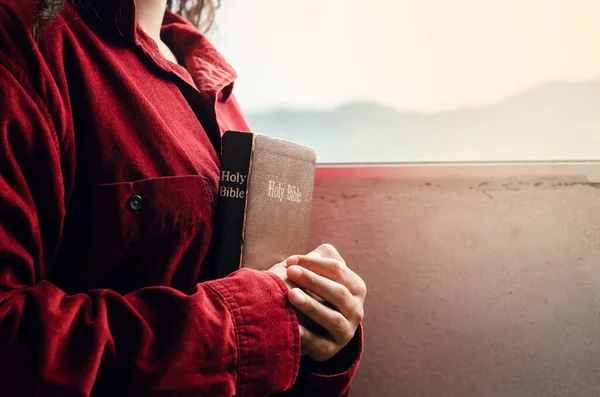 Teenage Girl Wearing Red Blouse Praying Blessing God Have Better — Stockfoto
