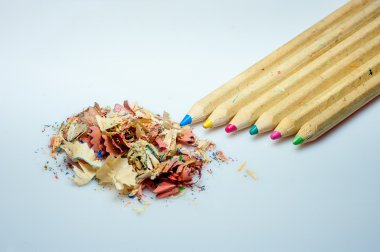 Renkli boya kalemi kalemtıraş