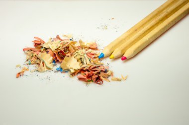 Renkli boya kalemi kalemtıraş