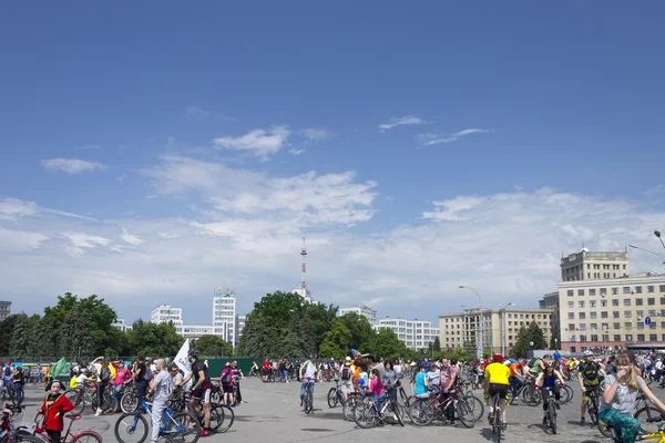 Rowerzyści na festiwalu rowerzystów 29 maja 2016 w Charkowie, Ukraina — Zdjęcie stockowe