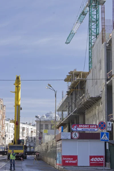 Construction of a shopping center in Kharkiv — Stock Photo, Image