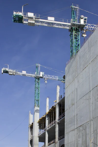 Construction of a shopping center in Kharkiv — Stock Photo, Image