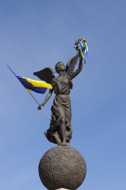 Nike ile Anayasa Squar tarihinde Ukrayna bayrağı