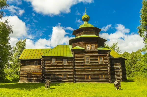 Holzarchitektur, die Kirche des Propheten Elija — Stockfoto