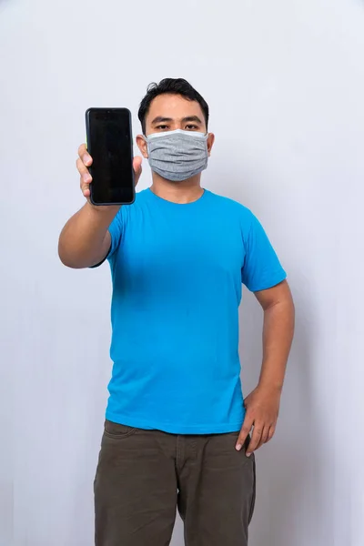 Een Man Draagt Een Medisch Masker Een Doekmasker Beschermen Tegen — Stockfoto