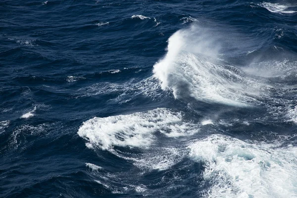 ラフ海と波 — ストック写真