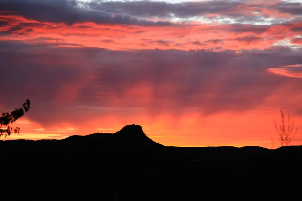 Brilliant sunset and mountains — Stock Photo, Image