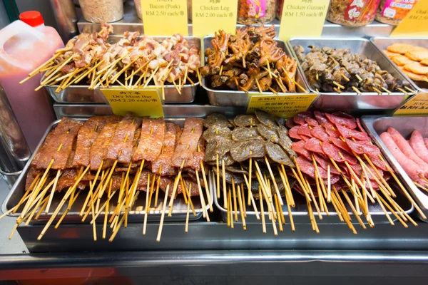 Εξωτικές ασιατικές τροφίμων σε ένα στασίδι ακρών του δρόμου — Φωτογραφία Αρχείου