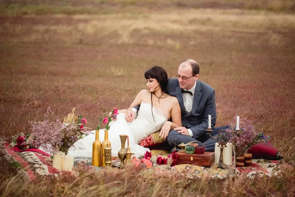 Svatba a milostný příběh v přírodě — Stock fotografie