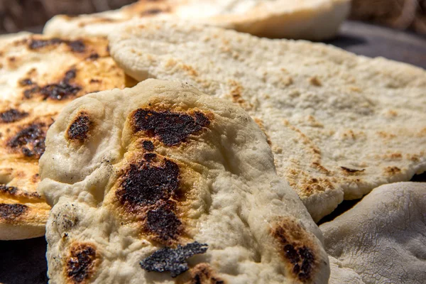 "Tabun "uma maneira tradicional de fazer daruze pão pita Fotos De Bancos De Imagens