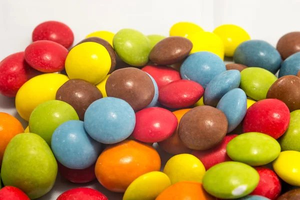 Cacahuetes coloridos e inteligentes —  Fotos de Stock