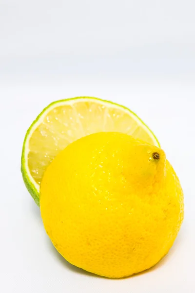 Agrumi metà limone metà lime — Foto Stock