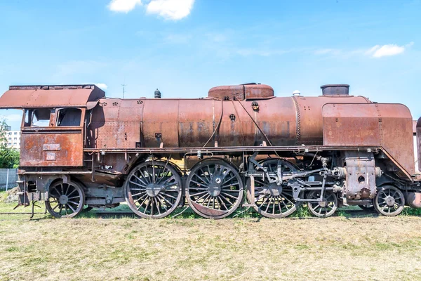 Old Czechoslovakian CSD steam engine on graveyard, rusty — Stock Photo, Image