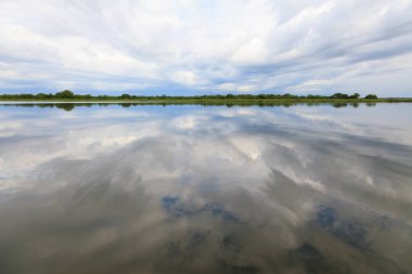 Guatemala 'da Aguateca yakınlarında bir nehir.