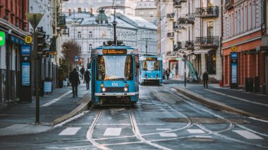 Kış boyunca Majorstuen bölgesinde Oslo tramvayı