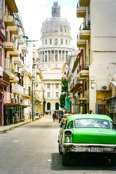 Julio 2019 Habana Cuba Antiguo Coche Retro Habana Con Edificios — Foto de Stock