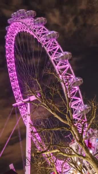 Лондон - 2016.04.05: Лондонське око вночі сповільненої зйомки — стокове відео