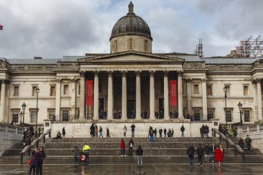 Londra, İngiltere - 2016.03.02.: Trafalgar Meydanı'nda Londra National Gallery