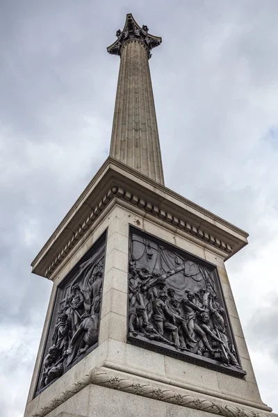 Nelson's Column Londra'da Trafalgar meydanında — Stok fotoğraf