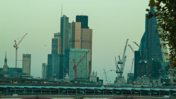 Pozdě odpoledne v City of London, panoráma — Stock video