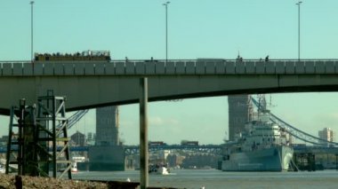 Parlak sabah on Thames, Londra