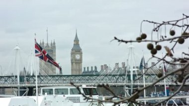 Big Ben ile İngiliz bayrağı