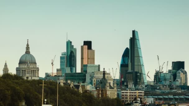 View of the City of London, Cars passing in foreground — Stock Video