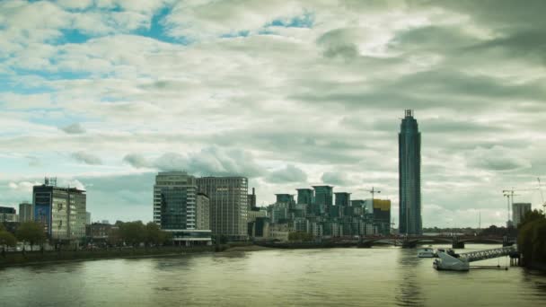滨江步行和泰晤士河，伦敦 — 图库视频影像