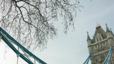 Tower Bridge sabah zaman, Londra, Tilt ve Pan