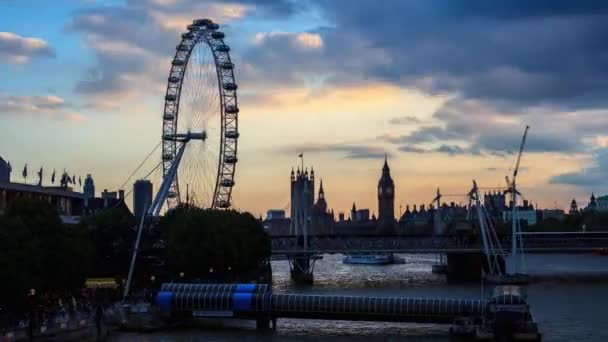 Tag-Nacht-Zeitraffer des londoner Auges und des Big Ben bei Sonnenuntergang, Hyperlapse — Stockvideo