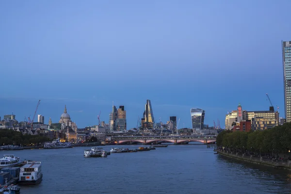 Serata blu dopo il tramonto a Londra — Foto Stock