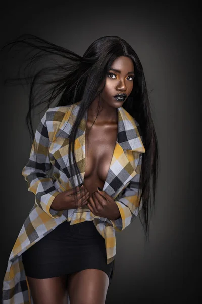 Portrait Serene Young Black Female Long Black Hair Beautiful Makeup — Stock Photo, Image