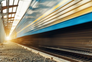 Yüksek hızlı yolcu treni hareket bulanıklık etkisi parça 