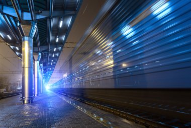 Yüksek hızlı yolcu treni hareket bulanıklık etkisi parça 