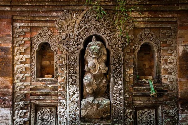 Rangdy socha královny démon v paláce, Bali — Stock fotografie