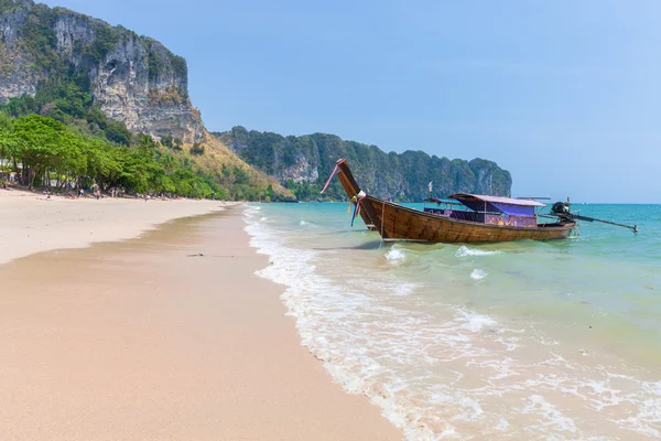 Playa de Ao Nang, Krabi, Tailandia — Foto de Stock