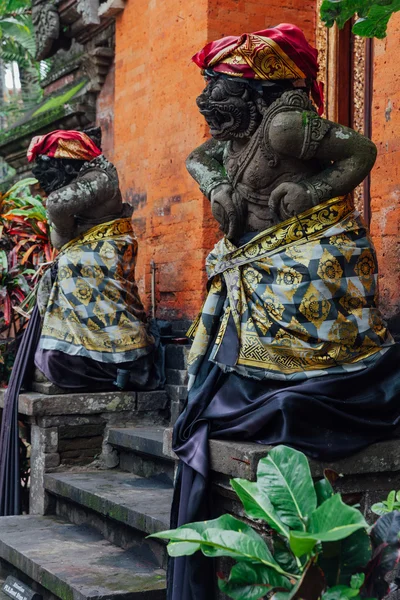 Balinese statue in the temple, Ubud, Bali — Stock Photo, Image