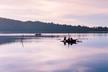 Sunrise Bratan Gölü, Bali üzerinde