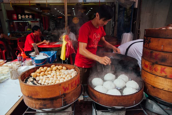 在马来西亚吉隆坡的唐人街，停滞的馒头食品 — 图库照片