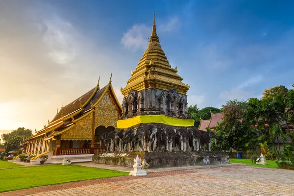 Wat Chiang Man ao nascer do sol, Tailândia — Fotografia de Stock