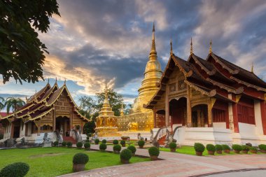 Wat Phra Singh gün batımında, Tayland