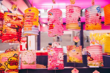 Sonbahar Ortası Festivali kağıt fenerler