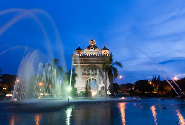 patuxai Anıtı, vientiane, laos.