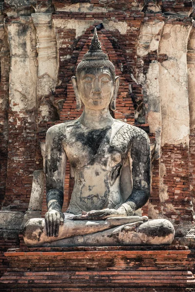 Buddha statue at Wat Mahathat — Stock Photo, Image