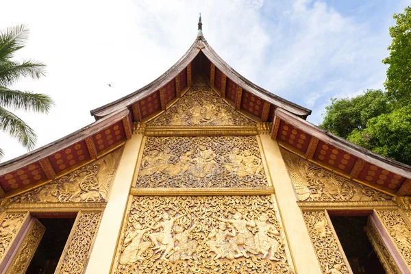 Religious carvings on the doors of Wat Xieng Thong, Laos — Stock Photo, Image